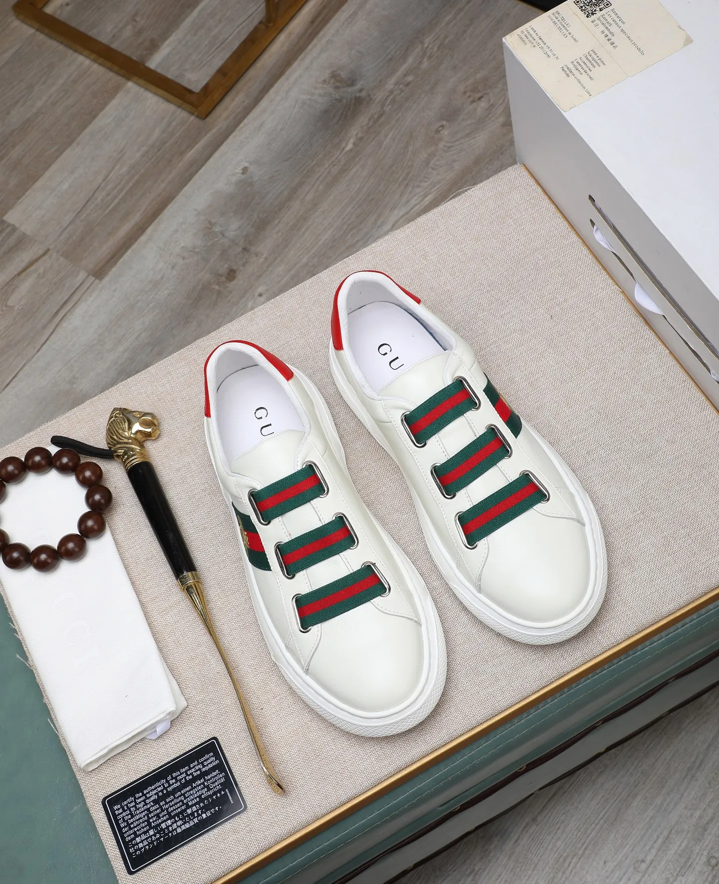 Men's shoes 💰480 GUCCI🔍🔍The latest models are available simultaneously at the counter. Original calfskin imported from Italy, genuine leather lining, (high-end, extravagant, and classy) with exquisite workmanship. Soles: Original soles specially provided by the original factory. ⚠Exclusive double-layer movable molded soles are super comfortable⚠. Photos of the real thing. 🎬The real thing is even better.